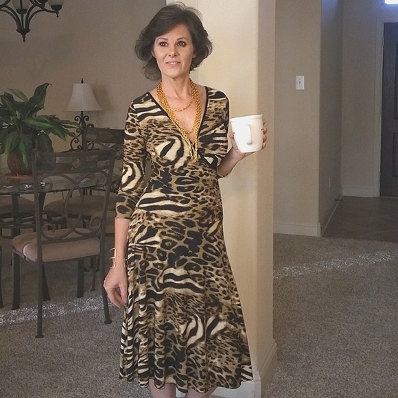 Jungle Animal Print Midi Dress Tan Black stretch 3/4 long sleeve v neck Rouched - Picture 1 of 11